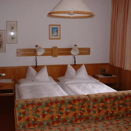 Guest house Haus Maria Leiter *